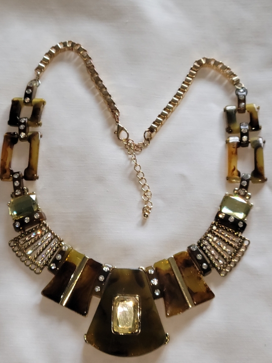 Jewelry - Faux Tortoise Shell Bib Statement Necklace w 3 Gold Tone Stone & Inticate Panels